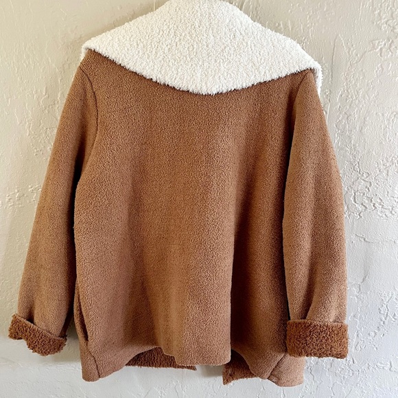 Barefoot Dreams Tan and Cream Cardigan - Picture 6 of 8